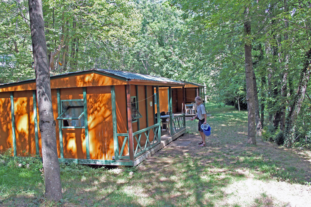 Camping Le P'Tit Bonheur Escaro Bilik gambar